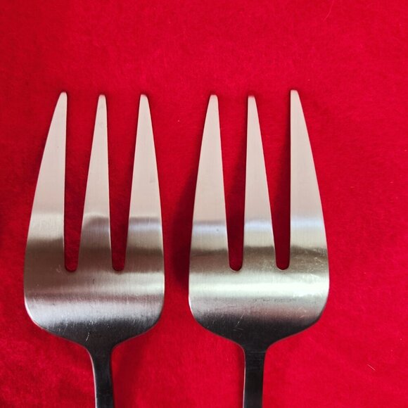 Oneida Cold Meat Serving Forks Mooncrest Pattern 8" Set of 2 - Picture 6 of 9